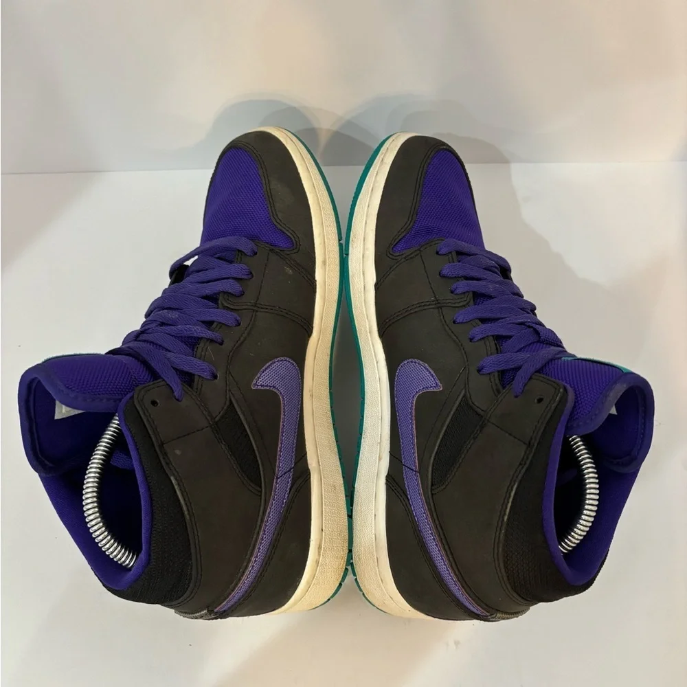 Jordan 1 mid grape size 9